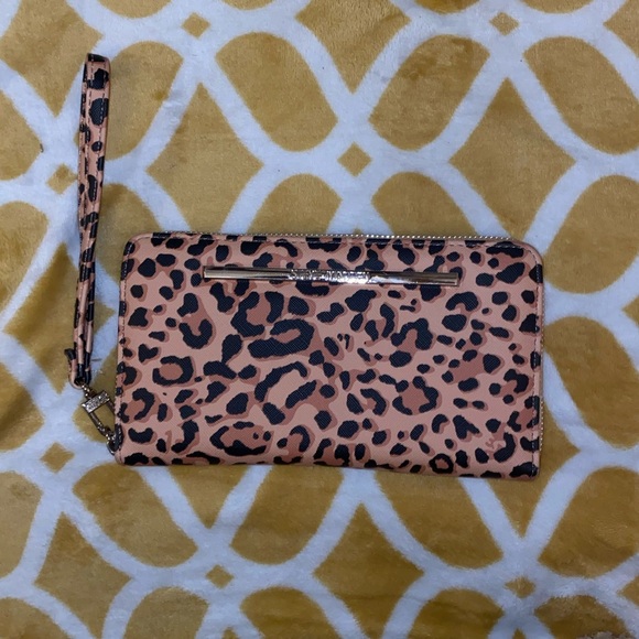 NWOT steve madden animal print wristlet wallet - Picture 2 of 13